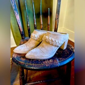 Dolce Vita  - pointed healed clog with braided front